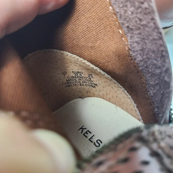 NEW KELSI DAGGER alaska perforated ankle booties - Picture 8 of 8